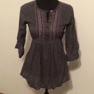 Cute gray shirt top